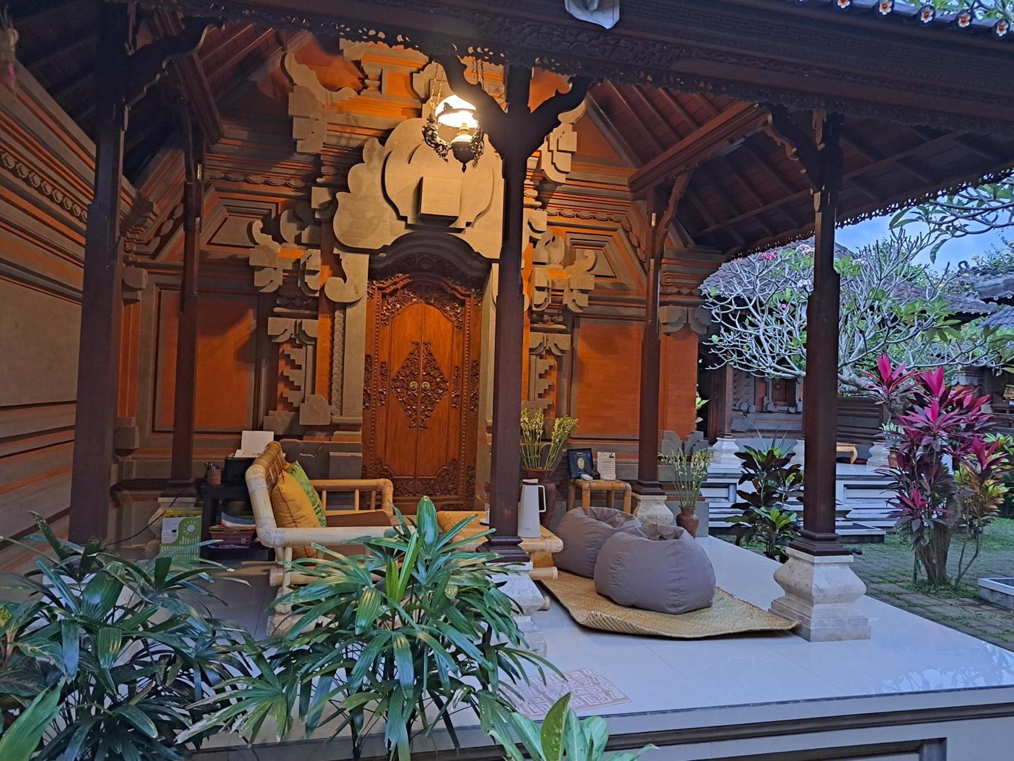 Hotel Sahadewa House Ubud Exterior foto